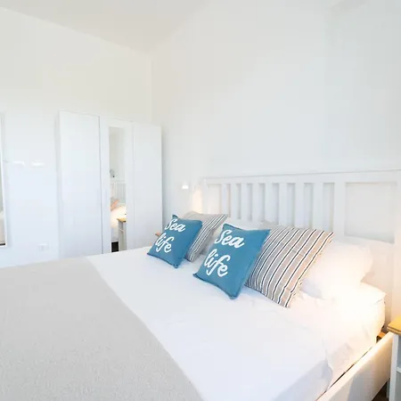 Velis - Art & Hospitality 4*