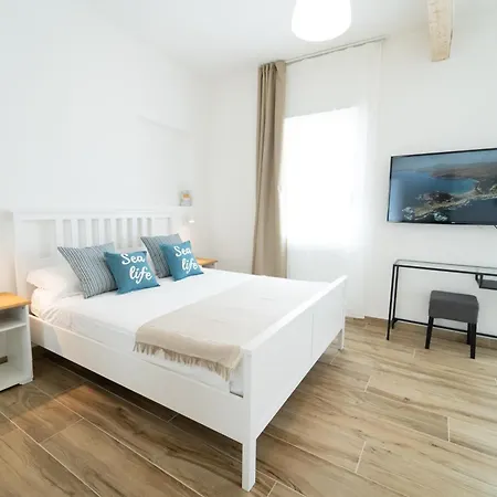 Velis - Art & Hospitality 4* Посада