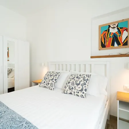 Velis - Art & Hospitality Гостевой дом 4*