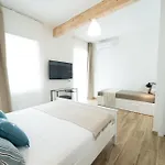 Velis - Art & Hospitality Pensión 4*