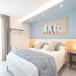 Velis - Art & Hospitality