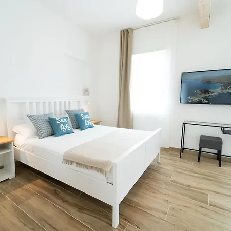 Velis - Art & Hospitality * Posada (Sardinia)