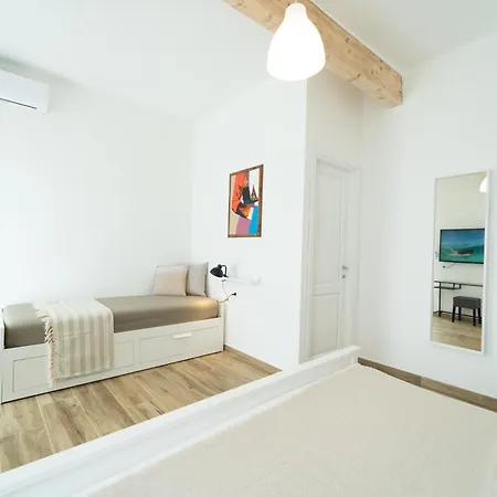 Velis - Art & Hospitality Guest house