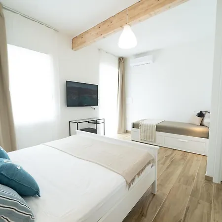 Velis - Art & Hospitality Guest house *