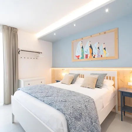 Velis - Art & Hospitality